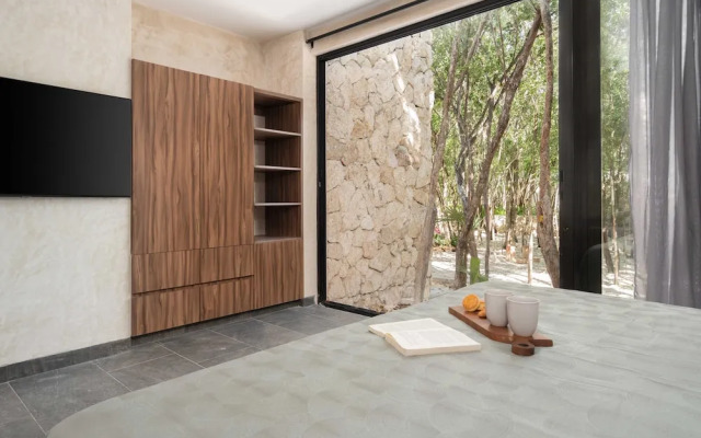 Twelve O’Clock Luxury Villas