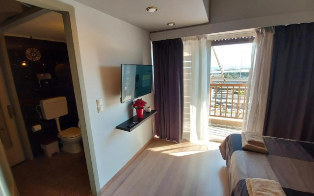 METROPOLITAN MACVIEW-3 διαμέρισμα studio Φάληρο