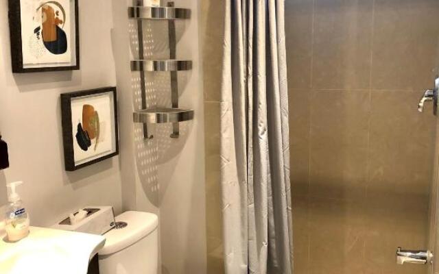 Cozy & Convenient 2-bedroom apartment with private entrance