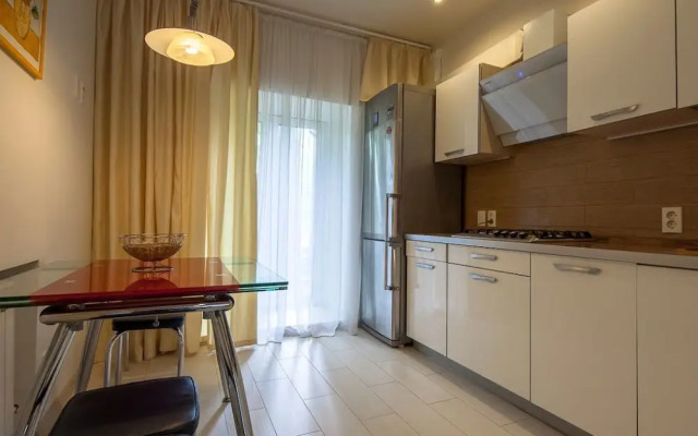 Apart-Comfort on Maksimova 5