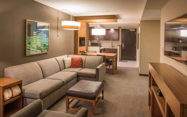 Hyatt Place Cleveland / Westlake / Crocker Park