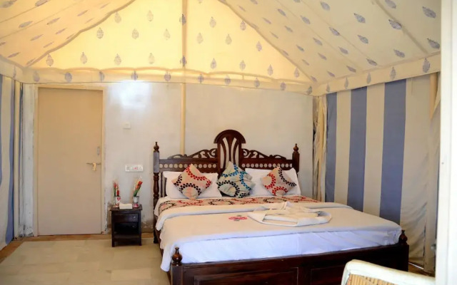 Oasis Camp Sam