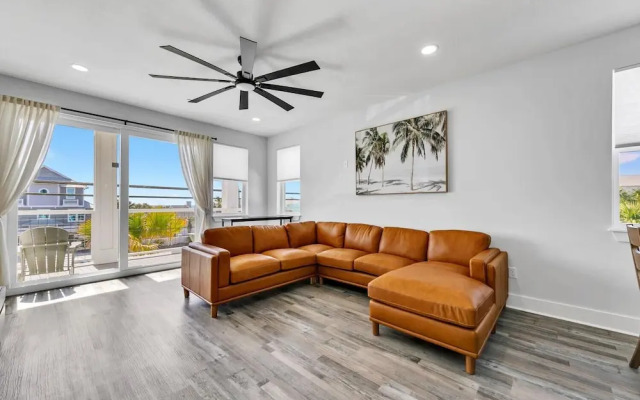 Golden Seashell West