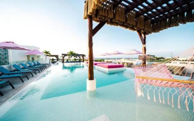 Hotel The Palm by Kavia