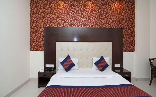 OYO 9532 Hotel Q-Cent