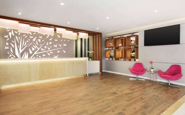 Howard Johnson Plaza By Wyndham Dubai Deira
