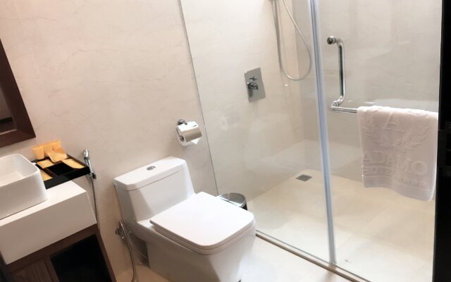 Yarra Ocean Suites Danang