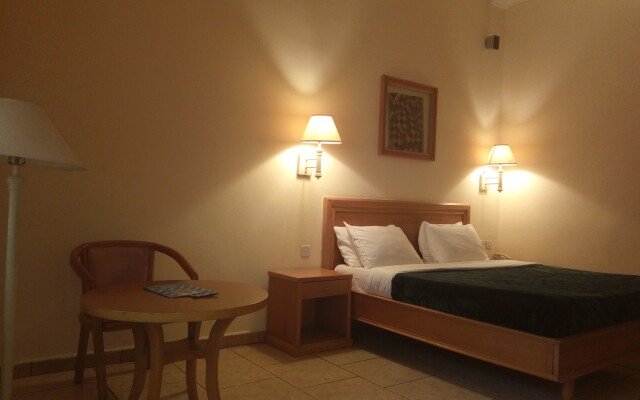 Asaa Pyramid Hotel