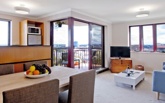 Expansive Views From Sydney 1 Bedroom Apartment