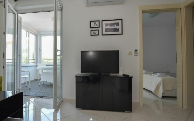 Luxurious Apartment in Novalja Near Sea