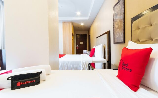 Aura One Hotel by RedDoorz
