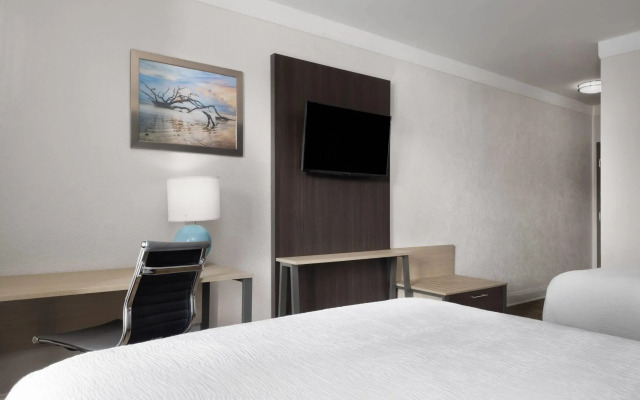 Wingate by Wyndham Savannah Gateway