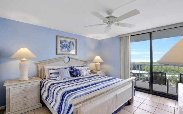 Beachfront Condo With Pool/views From two Balconies