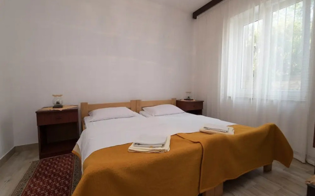 Apartment BISERKA