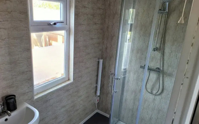 Bright & Homely Apartment