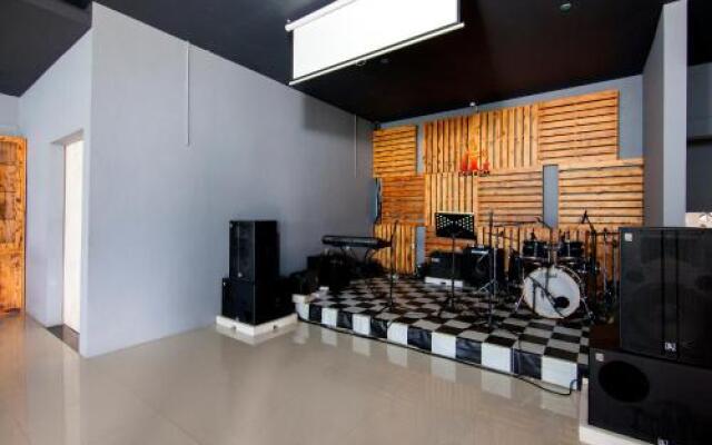 Dginn Cafe & Bar