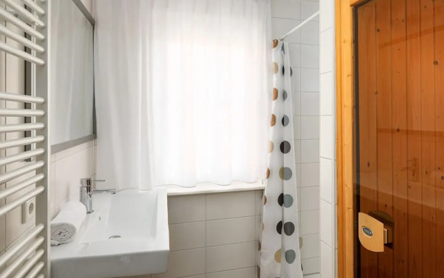 Maasduinen Villa With Sauna & Washer