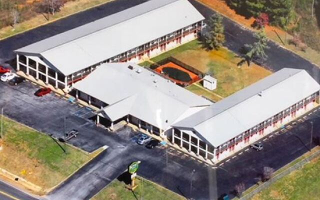 Budget Inn And Suites