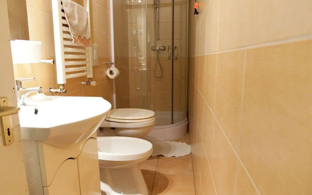 Budapest Easy Flat Opera