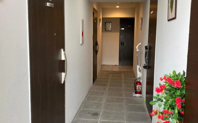 Takemura Building 305