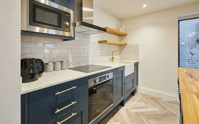 Host Stay Driftwood Apartment