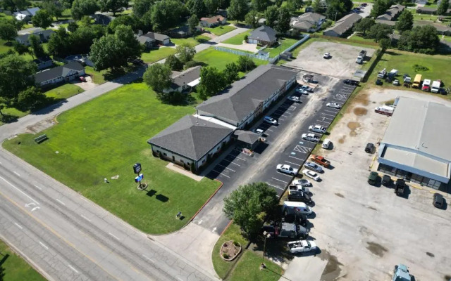 Express Inn Parsons