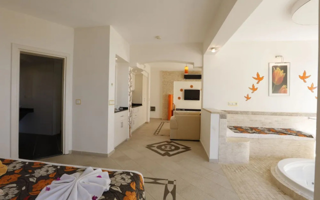 Tropical Deluxe Hotel