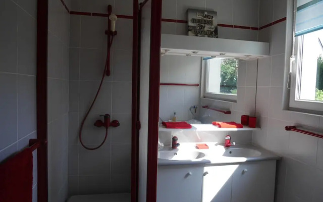 Holiday Home in Ploudalmyzeau