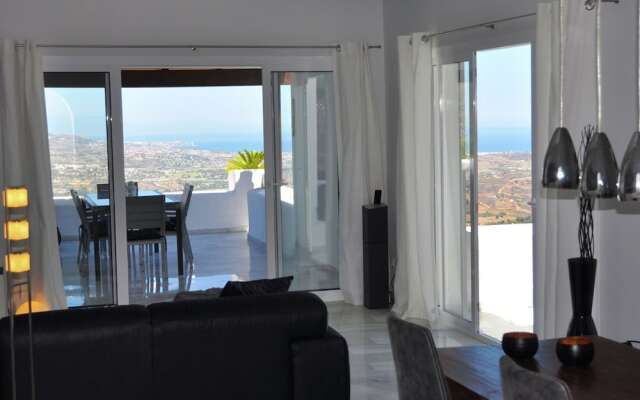 Spacious Apartment in Marbella With Swimming Pool