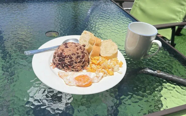 Rivera Family Airport Apartments
