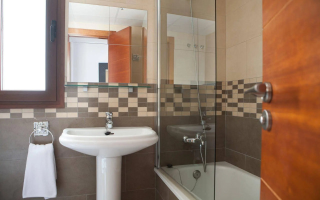 Apartamentos & Suites Real de Cartuja