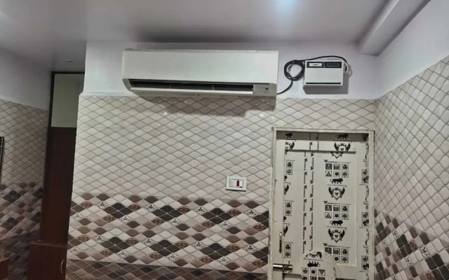 Sri Mahalakshmi Deluxe Lodge