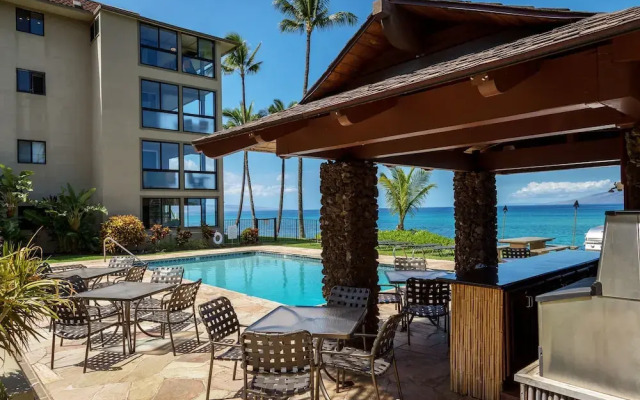 Noelani 304 3bdrm 2.5 Bath 3 Bedroom Condo by RedAwning