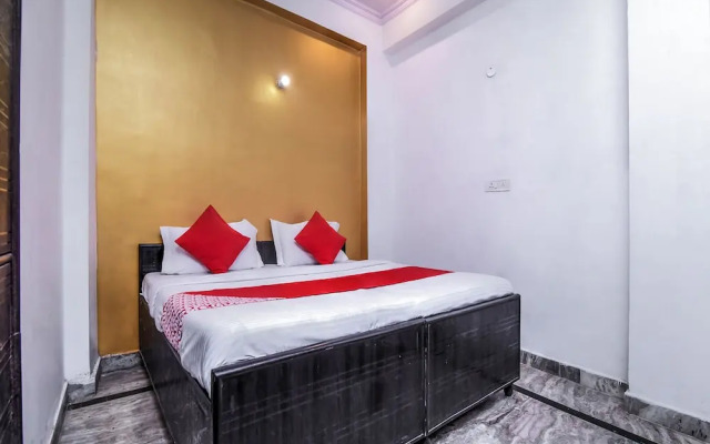 OYO 22321 Nitin Palace Guest House