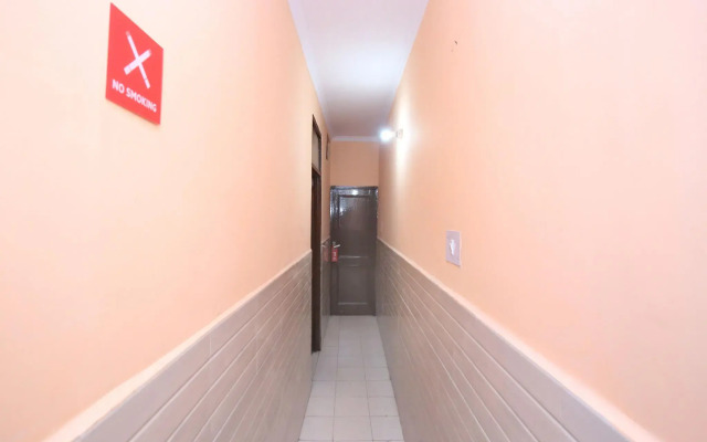 OYO 10384 Hotel Rajesh Palace