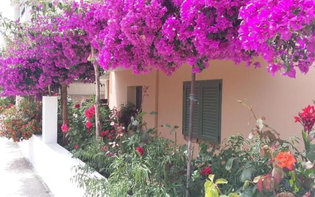 Marinos Studios - 2nd floor studio