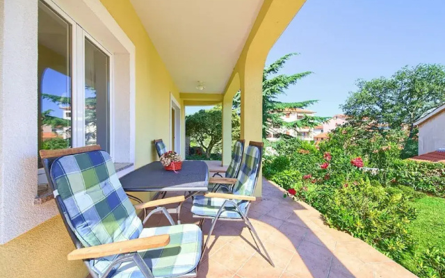 Pleasant Apartment in Vantacici Amid the Sea