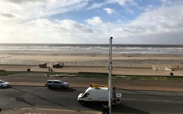 Kennedy House - Beachfront