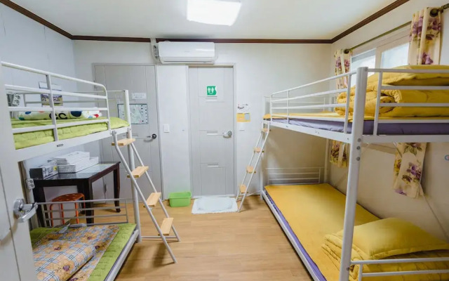 Panda Guesthouse - Hostel