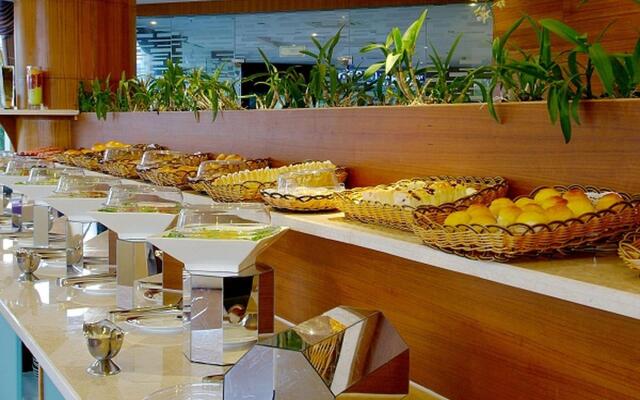 Sanya Luyi Sea View Hotel