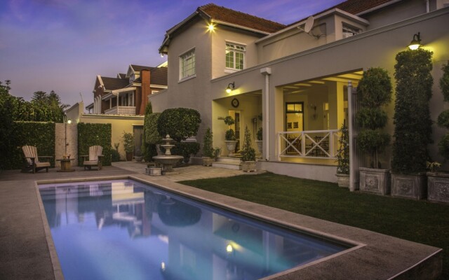 Bright on 5th Guest House