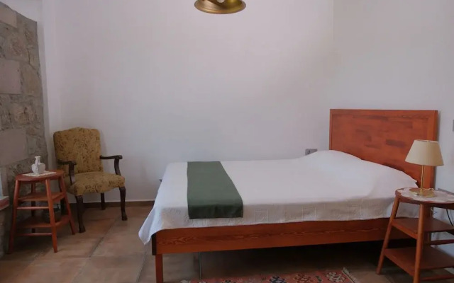 Assos Pırnal Köy Evi