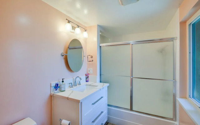 Family-friendly Fullerton Unit w/ Private Pool!