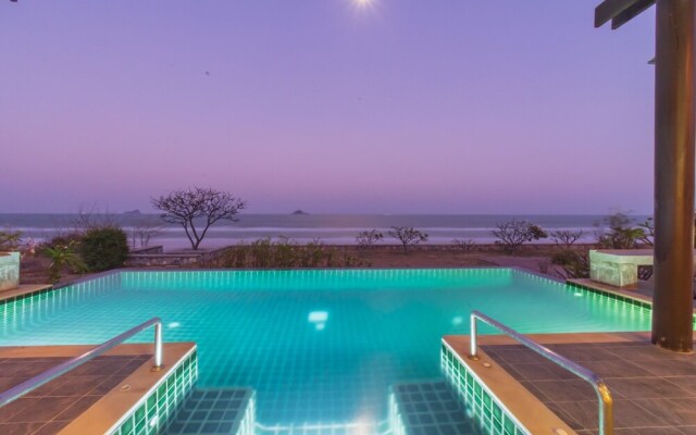 Beach Front 4 Bedroom Pool Villa RV