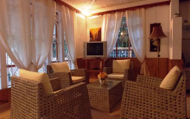 Le Manoir Guest House