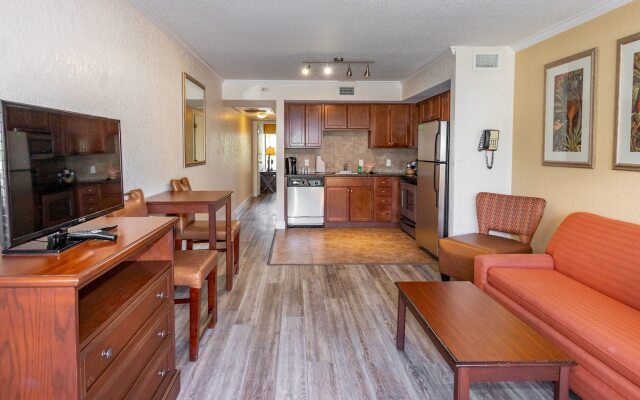 Coconut Cove All-Suite Hotel