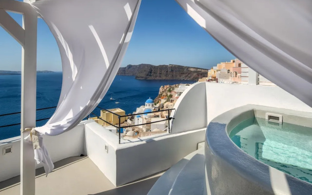Kaleidoscope Oia Suites