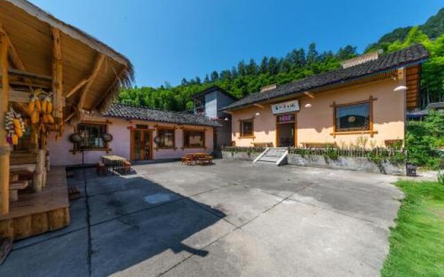 Zhangjiajie Lodge In The Forest