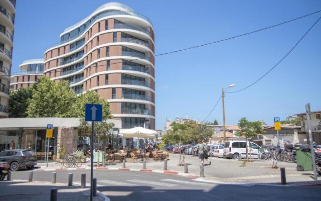 Light Designed Apartment with 2 balconies