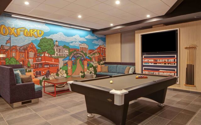 Tru by Hilton Oxford